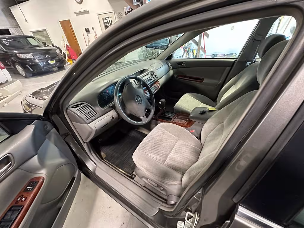2002 Toyota Camry - 4T1BE32K12U551619 - Image #3