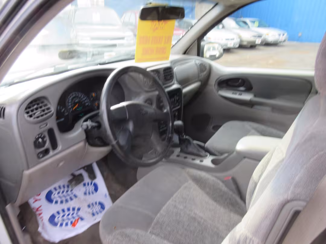 2003 Chevrolet TrailBlazer - 1GNDT13S332170235 - Image #1