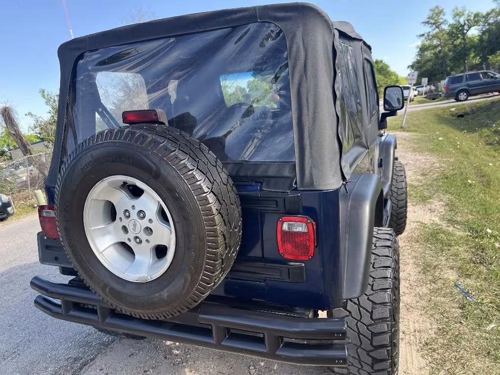 2004 Jeep Wrangler - 1J4FA29154P786092 - Image #2