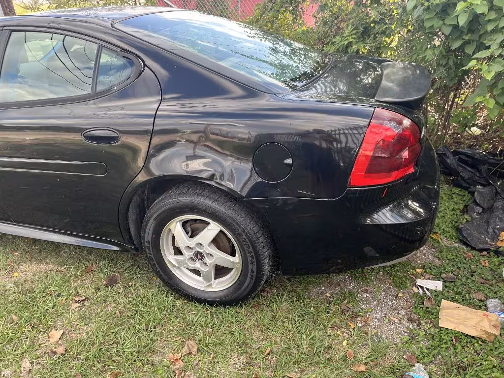 2004 Pontiac Grand Prix - 2G2WS522X41181462 - Image #1
