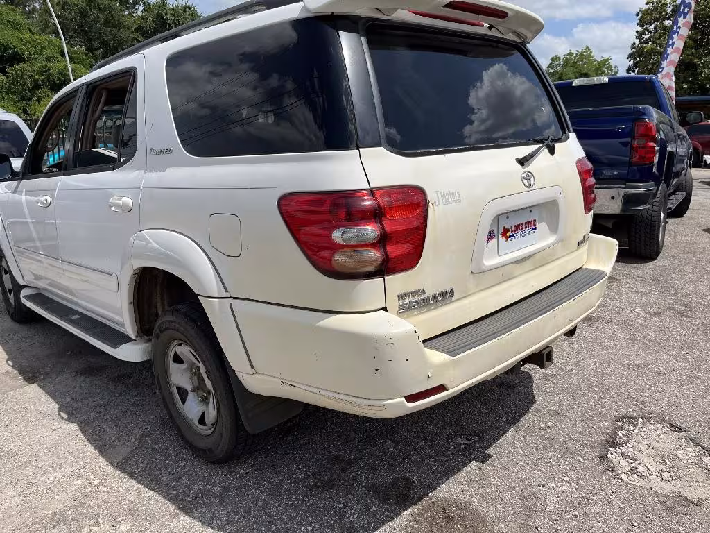 2004 Toyota Sequoia - 5TDZT38A24S218926 - Image #3