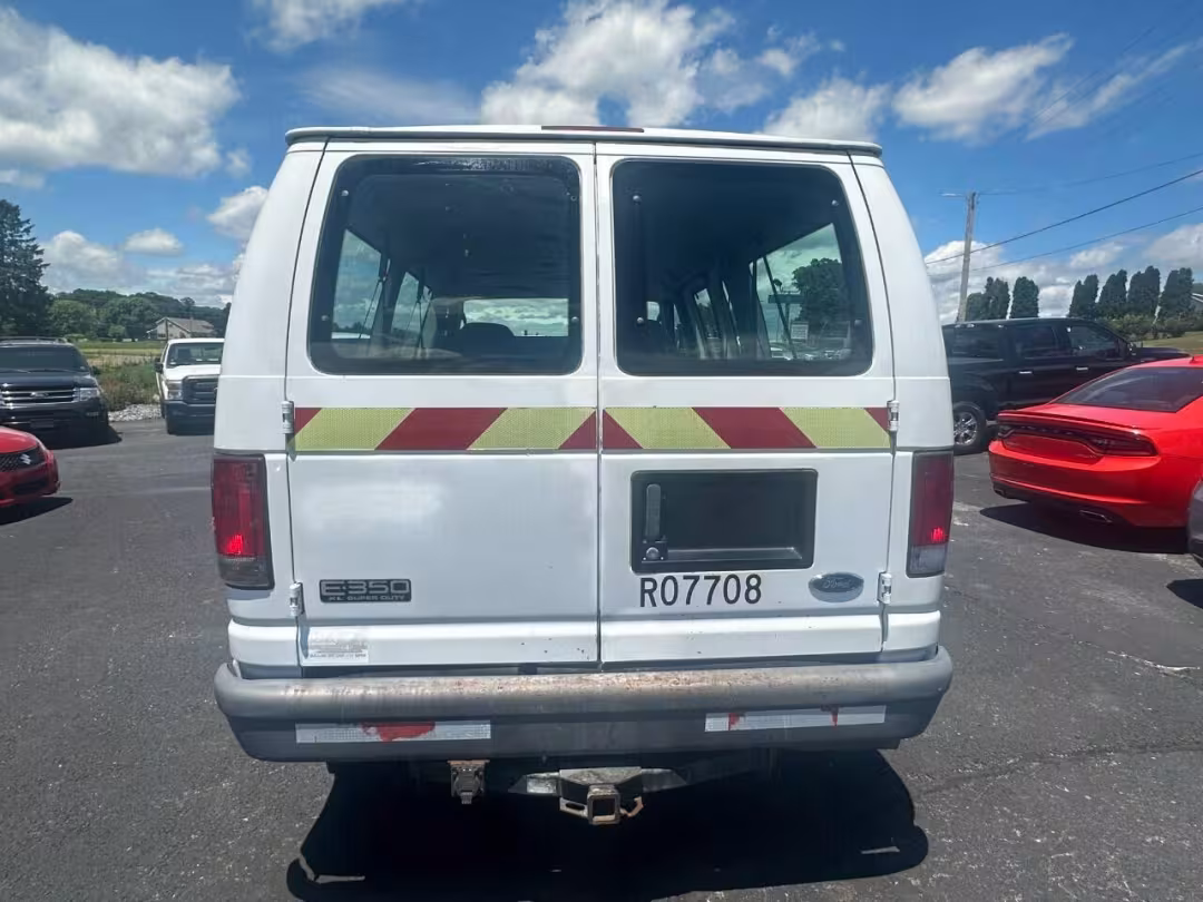 2005 Ford E-Series Wagon - 1FMNE31P35HA91886 - Image #3