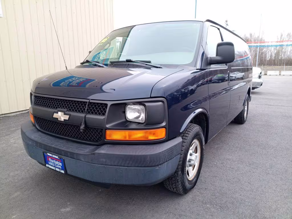 2006 Chevrolet Express - 1GCEG15X661220467 - Image #1