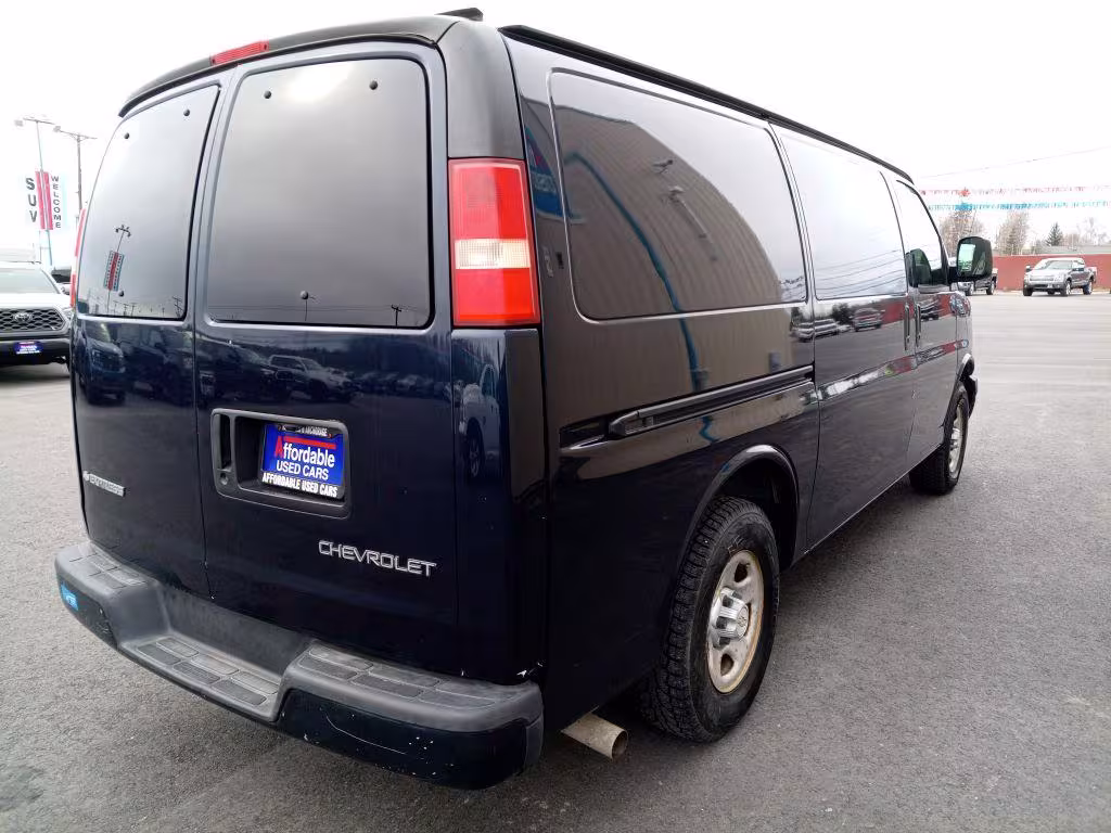 2006 Chevrolet Express - 1GCEG15X661220467 - Image #2
