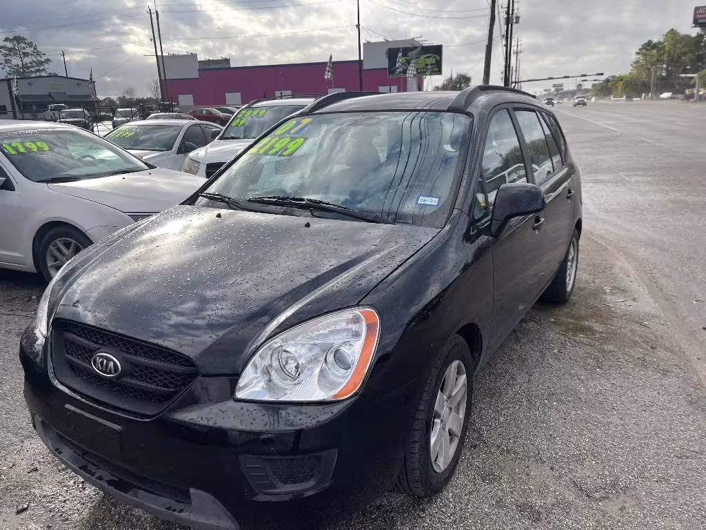 2007 Kia Rondo - KNAFG525577069258 - Image #1