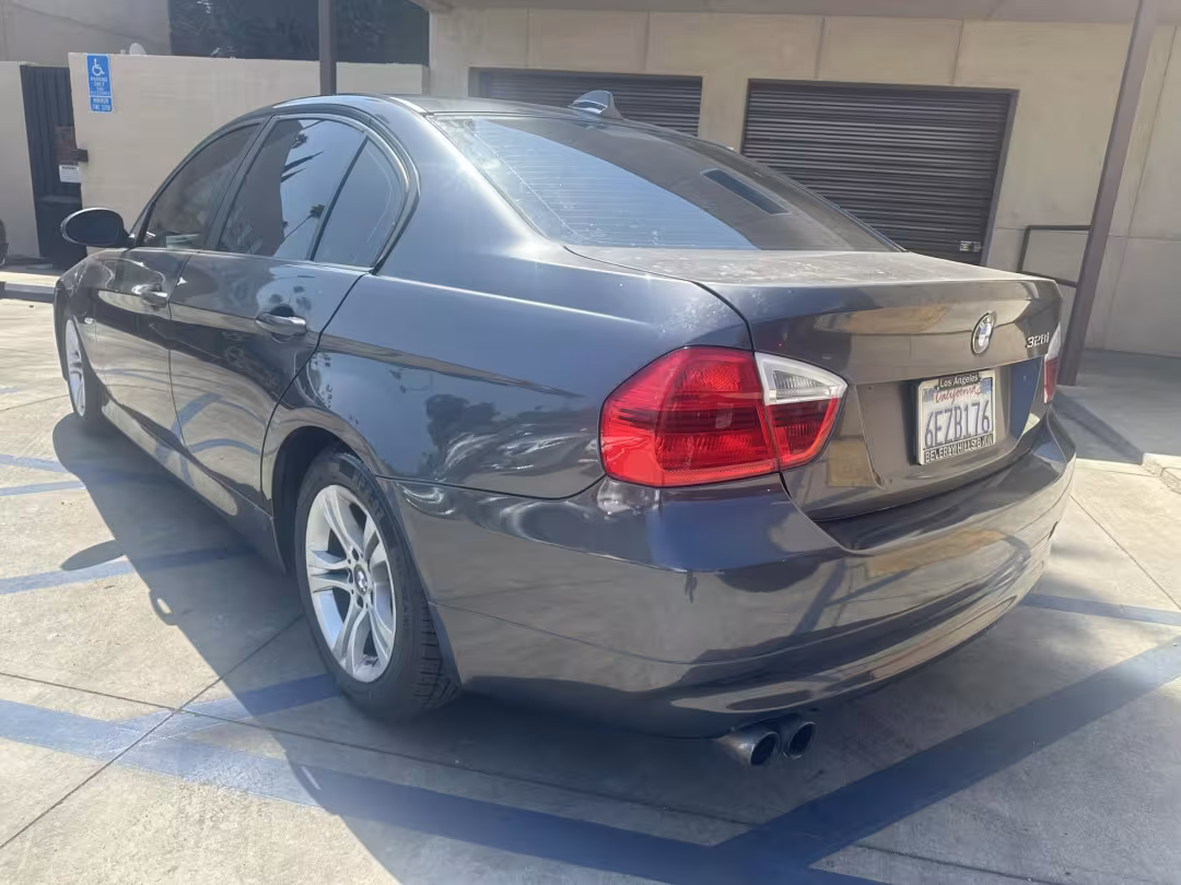 2008 BMW 3-Series - WBAVC53548FZ89993 - Image #2
