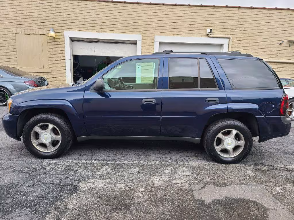 2008 Chevrolet TrailBlazer - 1GNDT13S782231660 - Image #2