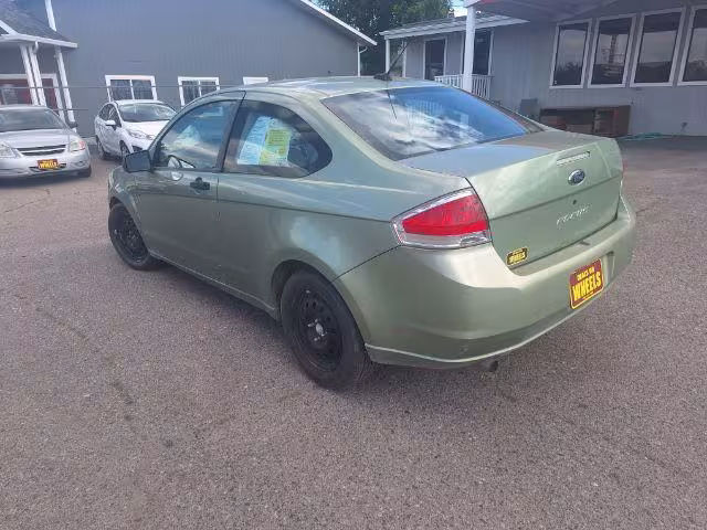 2008 Ford Focus - 1FAHP32N58W188585 - Image #1