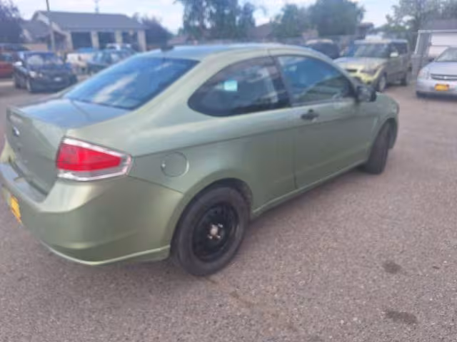 2008 Ford Focus - 1FAHP32N58W188585 - Image #2