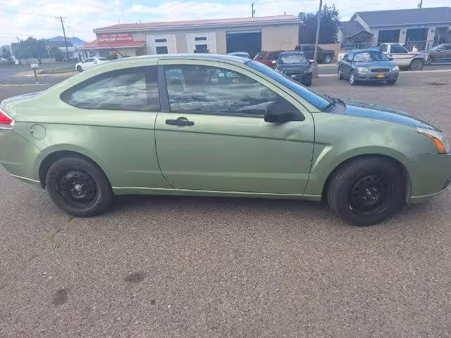 2008 Ford Focus - 1FAHP32N58W188585 - Image #3