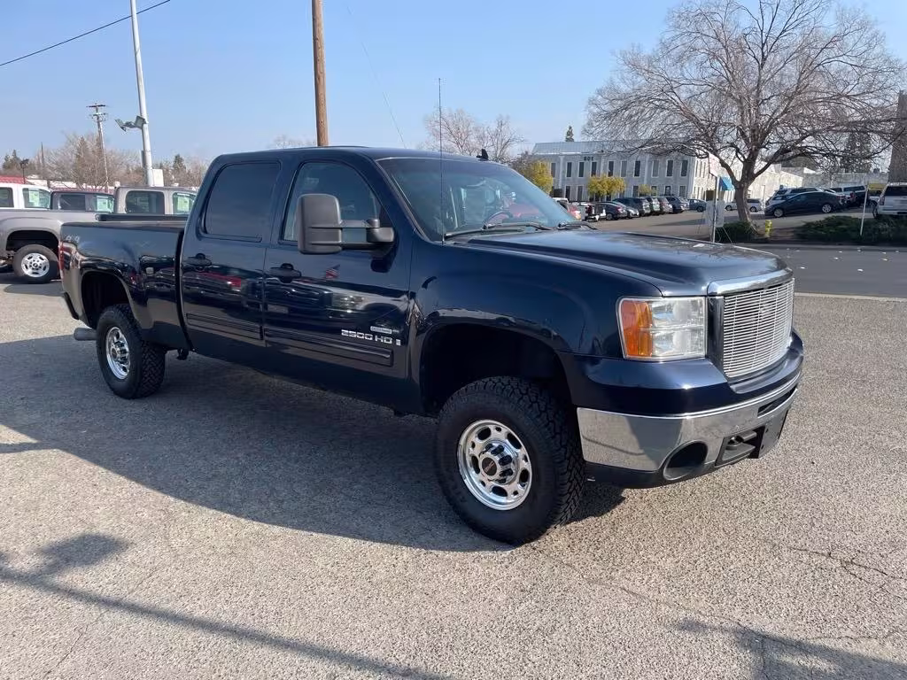 2008 GMC Sierra 2500HD - 1GTHK23628F138740 - Image #1