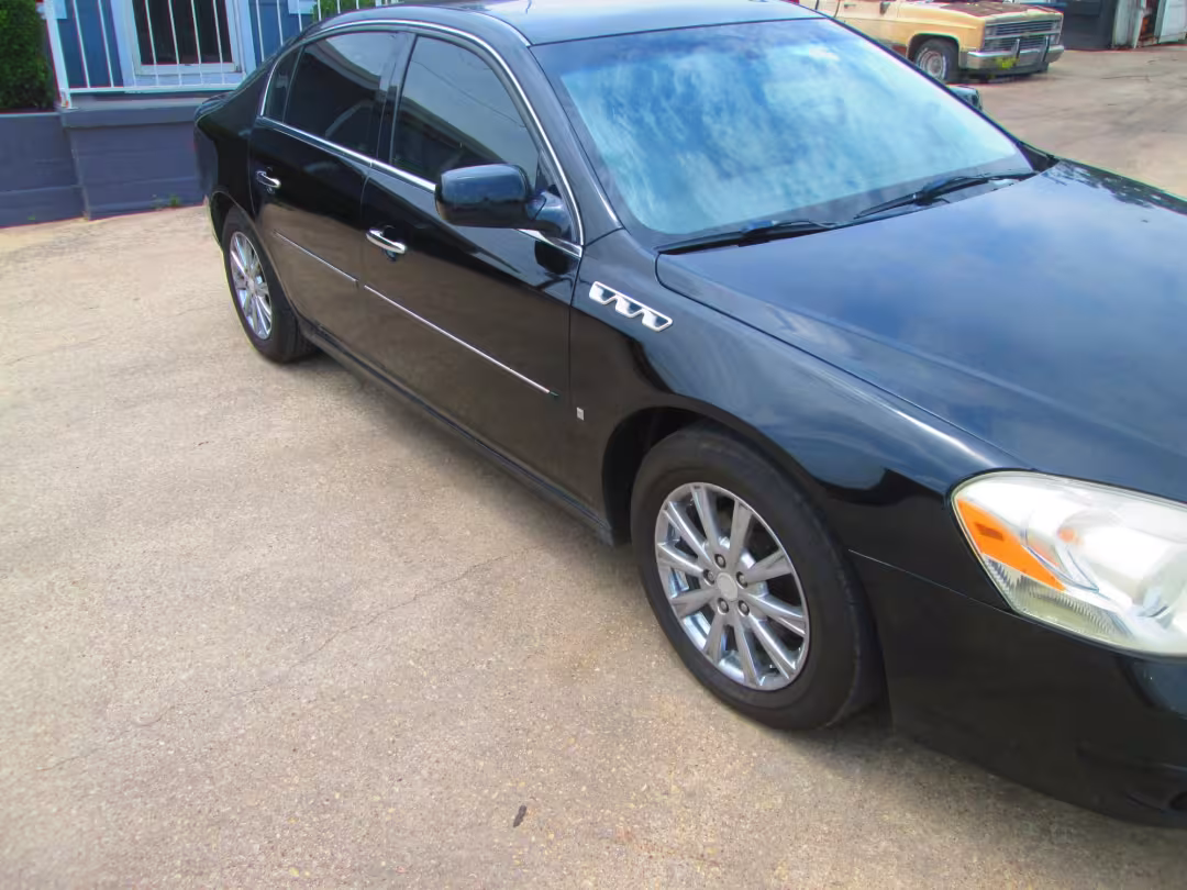2010 Buick Lucerne - 1G4HC5EM2AU101078 - Image #3