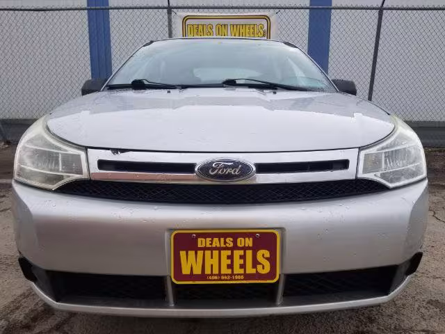 2010 Ford Focus - 1FAHP3FN5AW192362 - Image #1