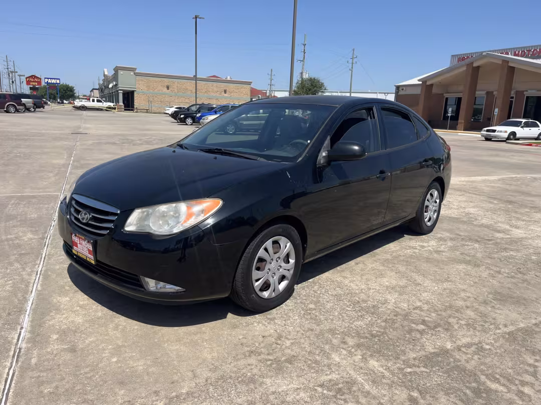2010 Hyundai Elantra - KMHDU4AD7AU016118 - Image #2