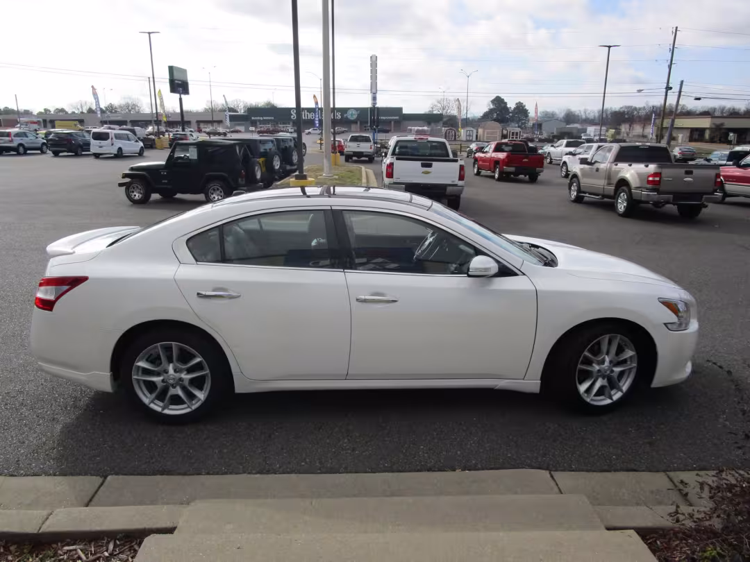 2010 Nissan Maxima - 1N4AA5AP2AC840331 - Image #2