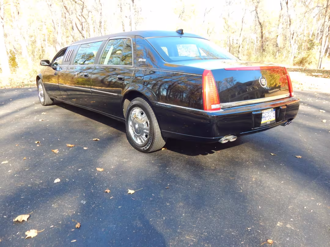 2011 Cadillac DTS - 1GE9K9C61BU550445 - Image #3