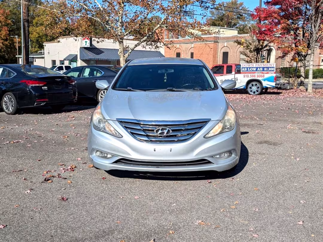 2011 Hyundai Sonata - 5NPEC4AC8BH044024 - Image #2