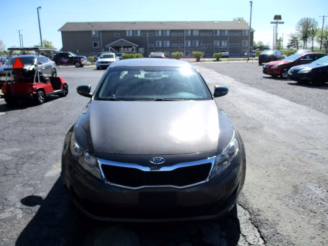 2011 Kia Optima - KNAGM4A75B5188331 - Image #2