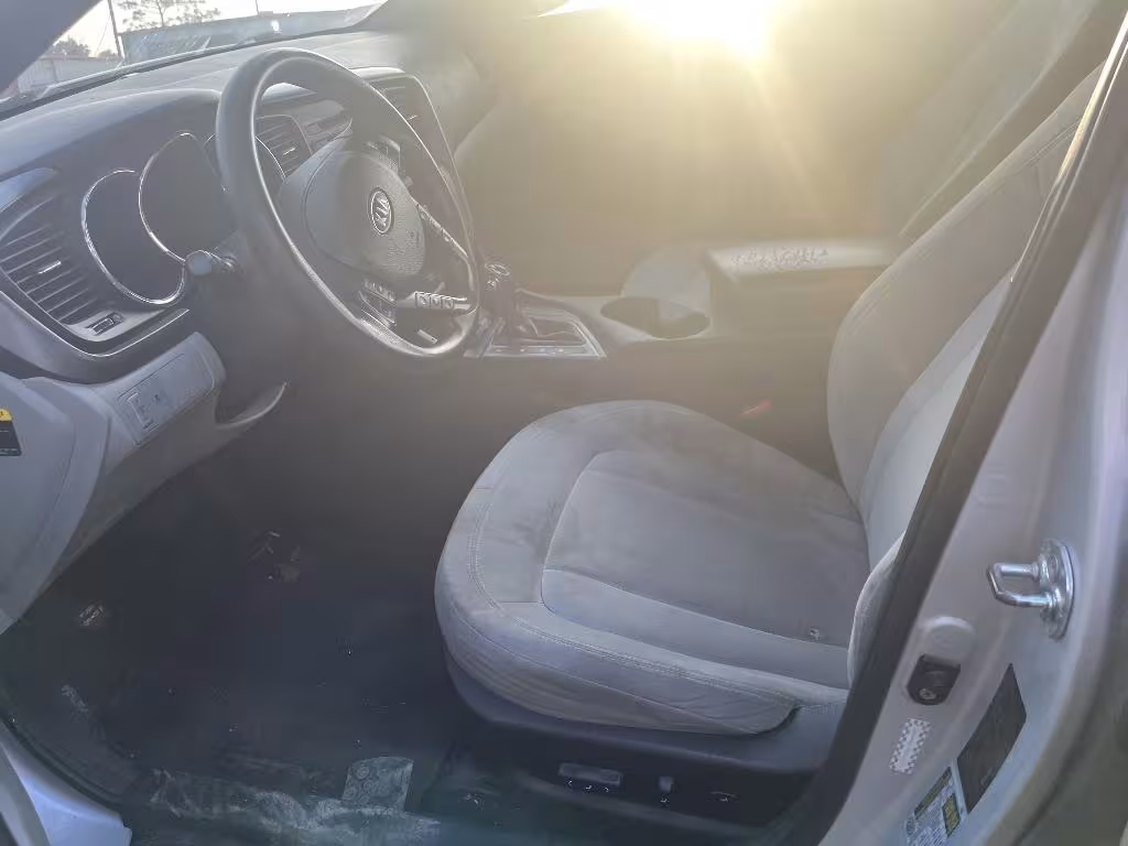 2011 Kia Optima - KNAGM4A77B5141253 - Image #2