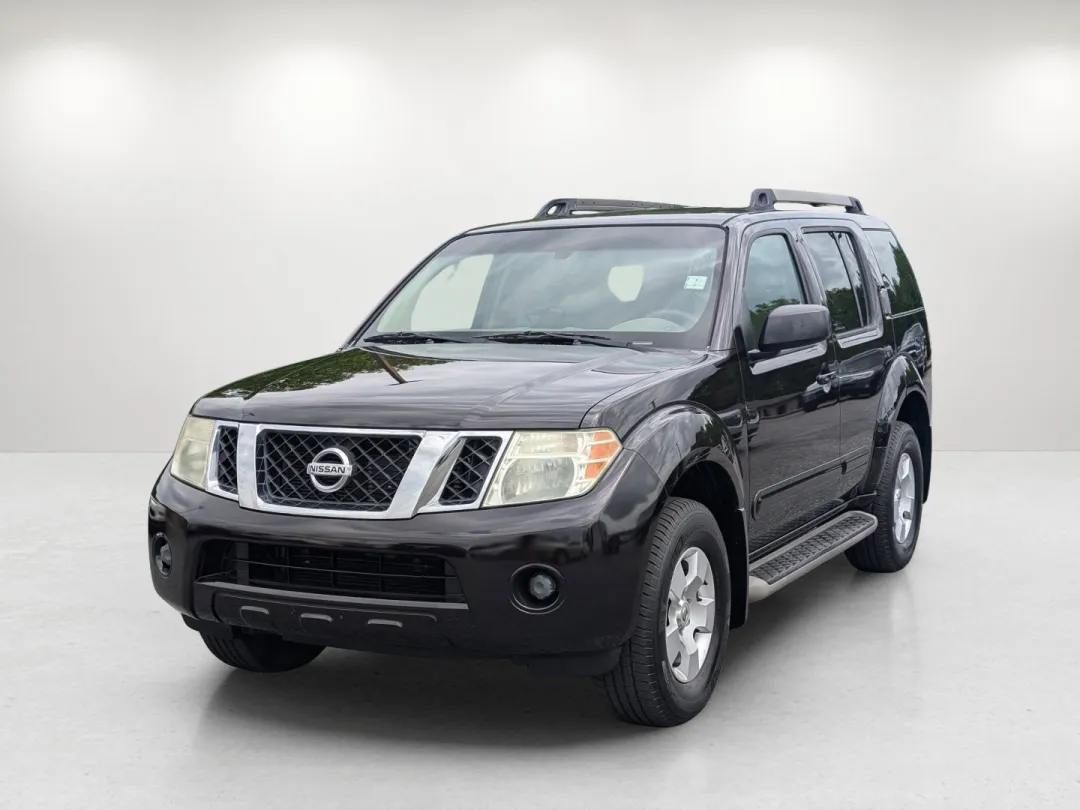 2011 Nissan Pathfinder - 5N1AR1NB6BC621525 - Image #2