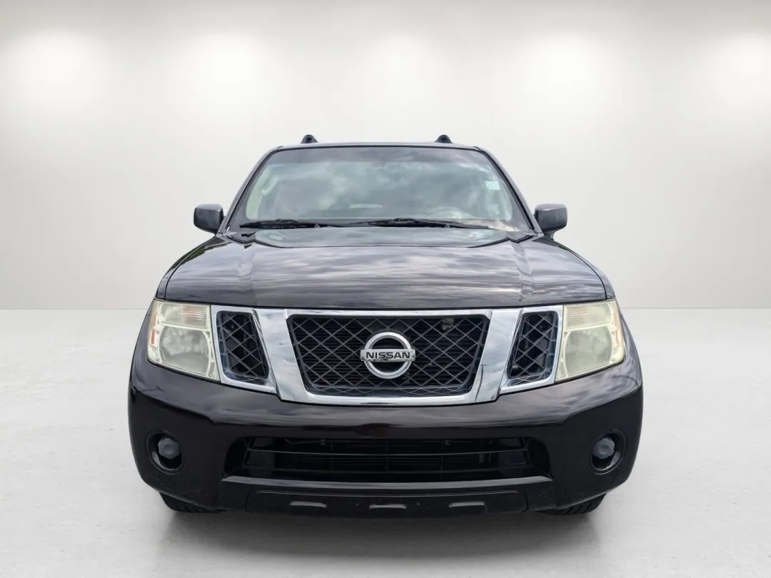 2011 Nissan Pathfinder - 5N1AR1NB6BC621525 - Image #3