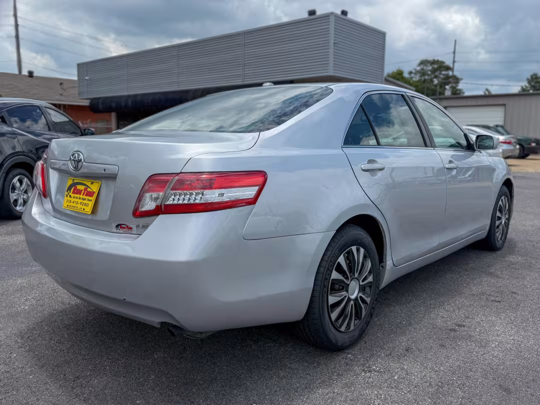 2011 Toyota Camry - 4T1BF3EK4BU610915 - Image #2