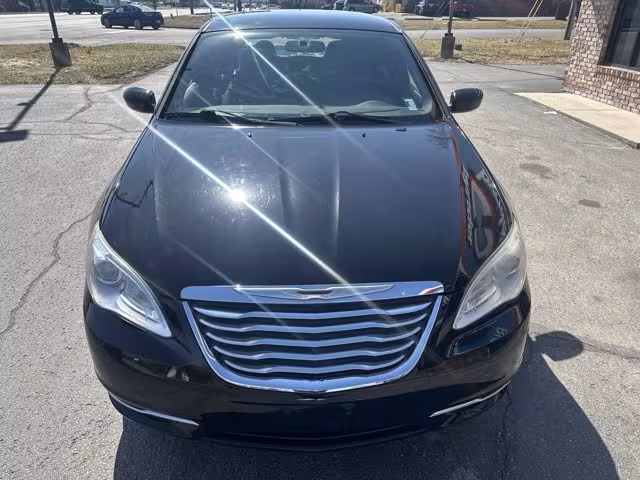 2012 Chrysler 200 - 1C3CCBBB5CN198195 - Image #3