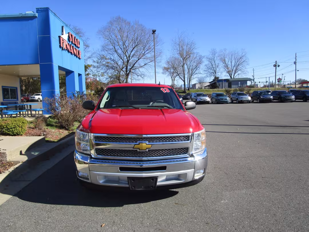 2013 Chevrolet Silverado 1500 - 1GCRCSE00DZ130106 - Image #1