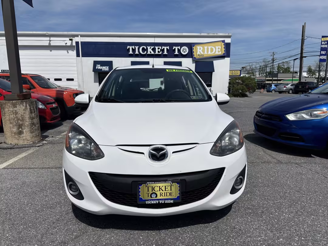 2013 Mazda MAZDA2 - JM1DE1LZ0D0152417 - Image #2