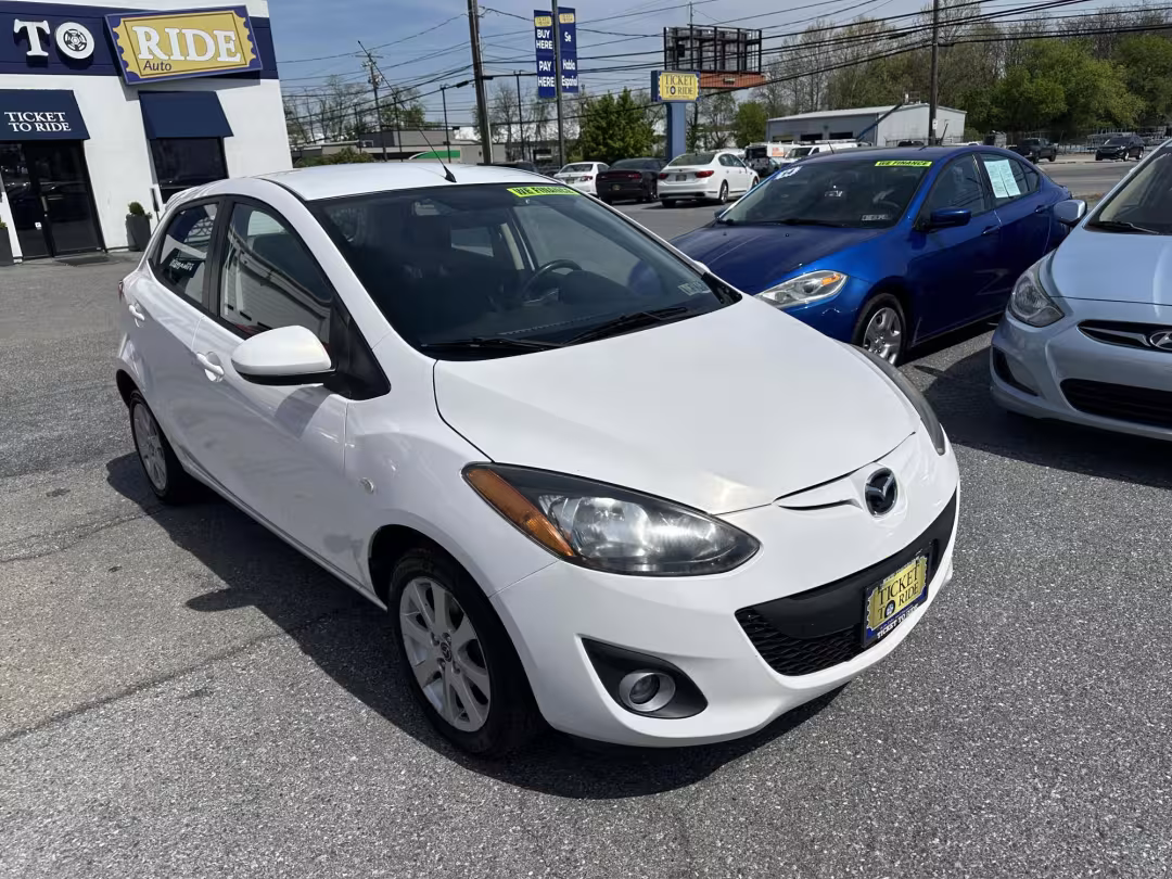 2013 Mazda MAZDA2 - JM1DE1LZ0D0152417 - Image #3