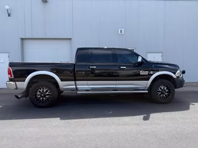 2013 Ram 2500 - 3C6UR5NL8DG558758 - Image #3