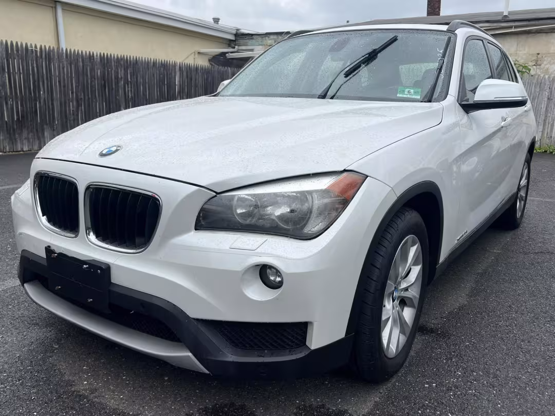 2014 BMW X1 - WBAVL1C55EVR94033 - Image #1