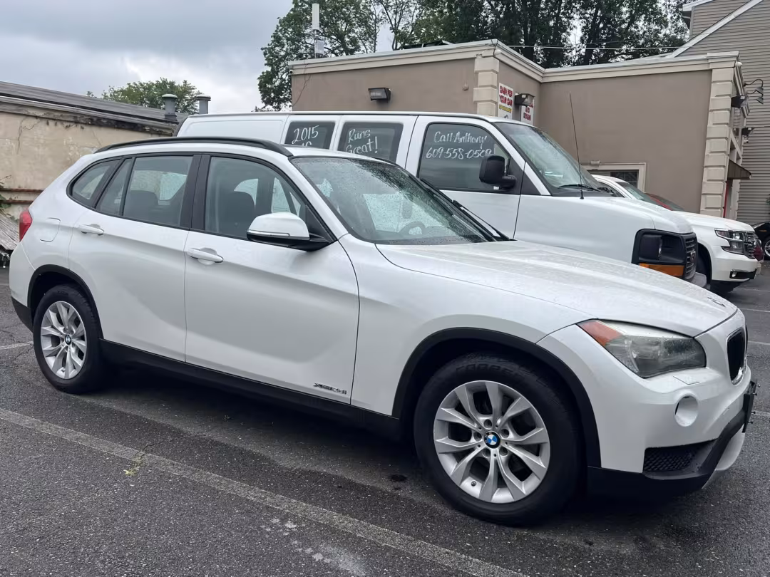 2014 BMW X1 - WBAVL1C55EVR94033 - Image #2