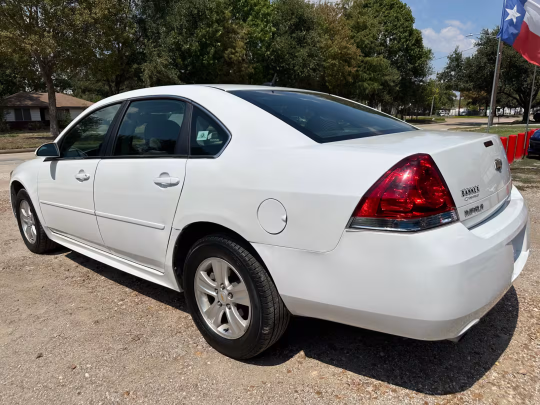 2014 Chevrolet Impala - 2G1WA5E38E1145508 - Image #3