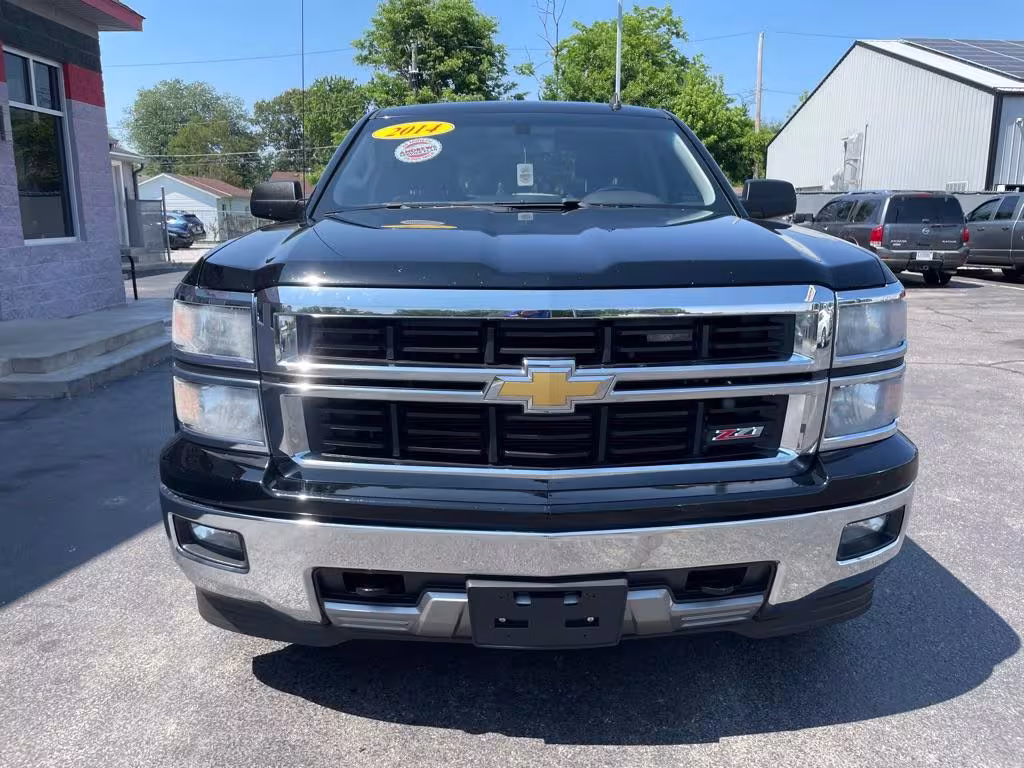 2014 Chevrolet Silverado 1500 - 3GCUKREC3EG236244 - Image #2