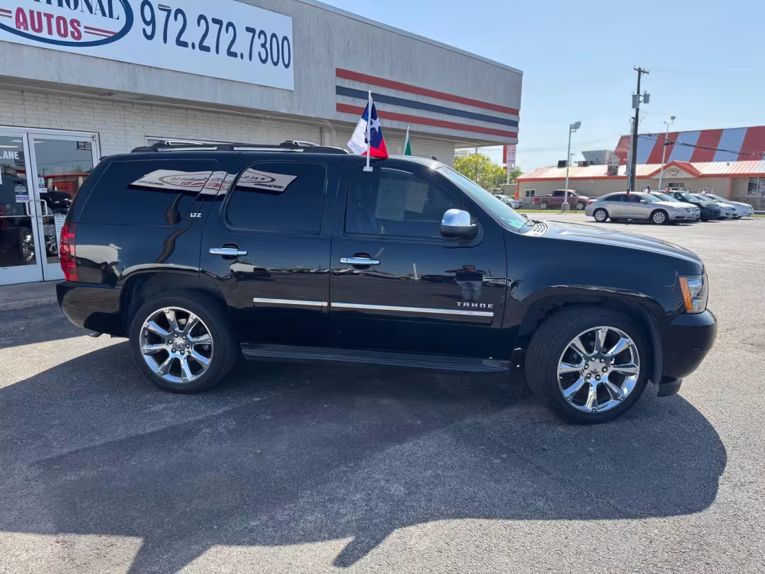 2014 Chevrolet TAHOE LTZ - 1GNSCCE09ER243309 - Image #3