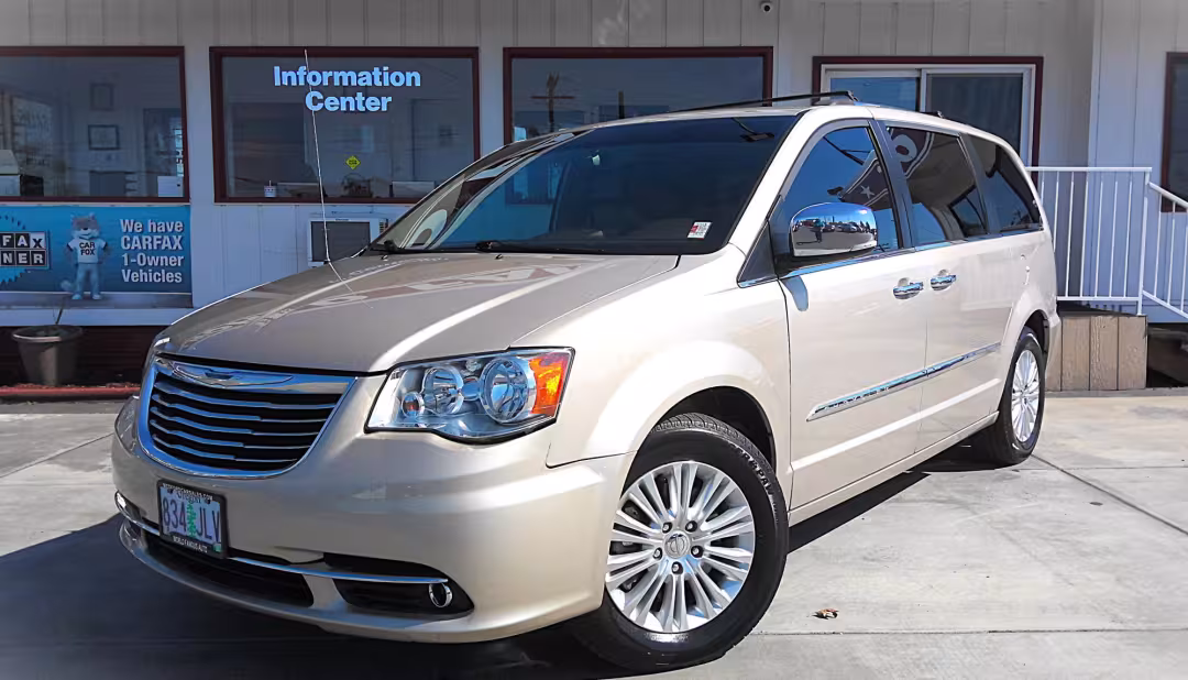 2014 Chrysler Town &amp; Country - 2C4RC1GG5ER199762 - Image #1