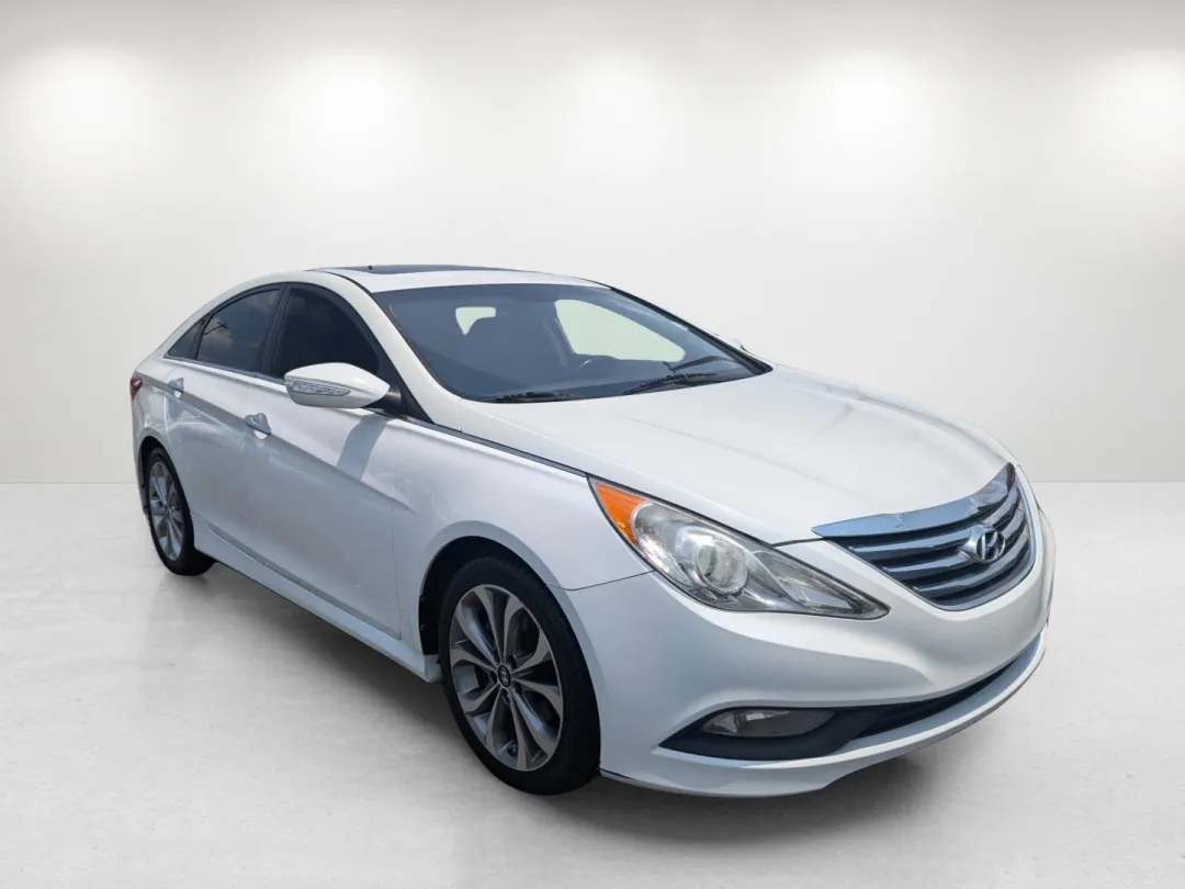 2014 Hyundai Sonata - 5NPEC4AB4EH873832 - Image #3