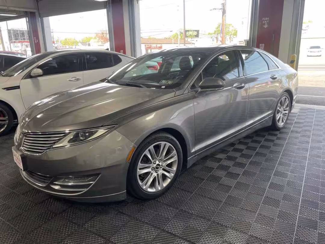 2014 Lincoln MKZ - 3LN6L2J97ER826339 - Image #2