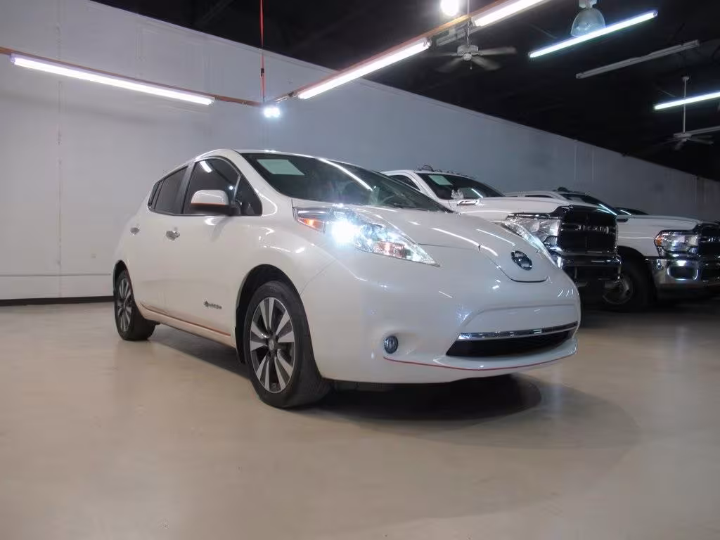 2015 Nissan LEAF - 1N4AZ0CP7FC319492 - Image #1