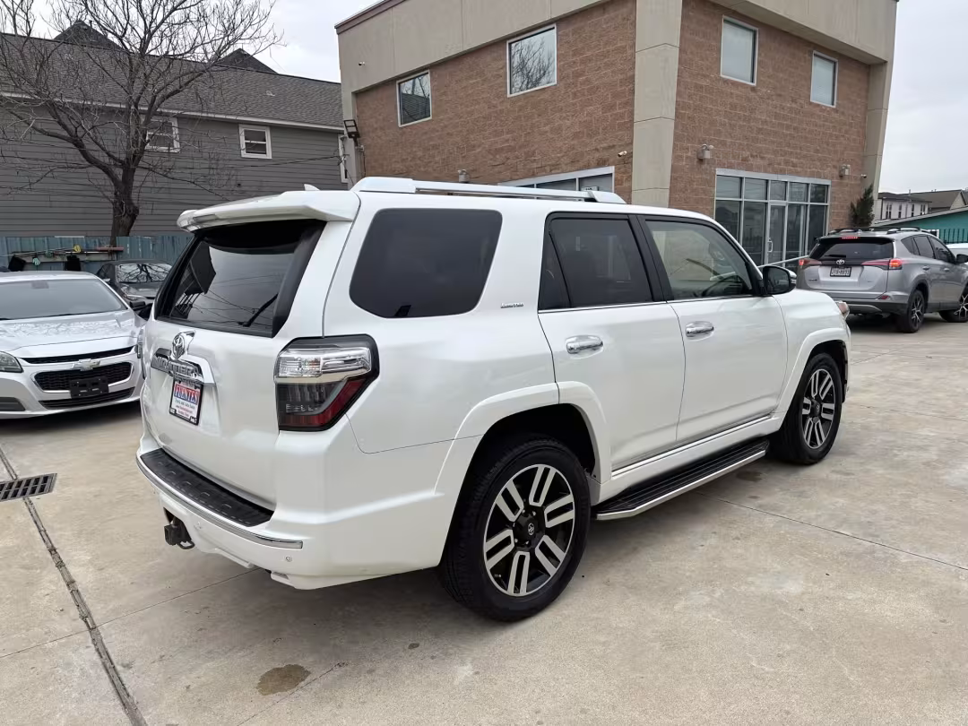 2015 Toyota 4Runner - JTEZU5JR0F5098055 - Image #2