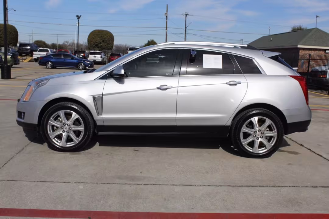 2016 Cadillac SRX - 3GYFNDE32GS530294 - Image #2