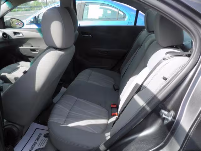 2016 Chevrolet Sonic - 1G1JC5SG5G4130256 - Image #3