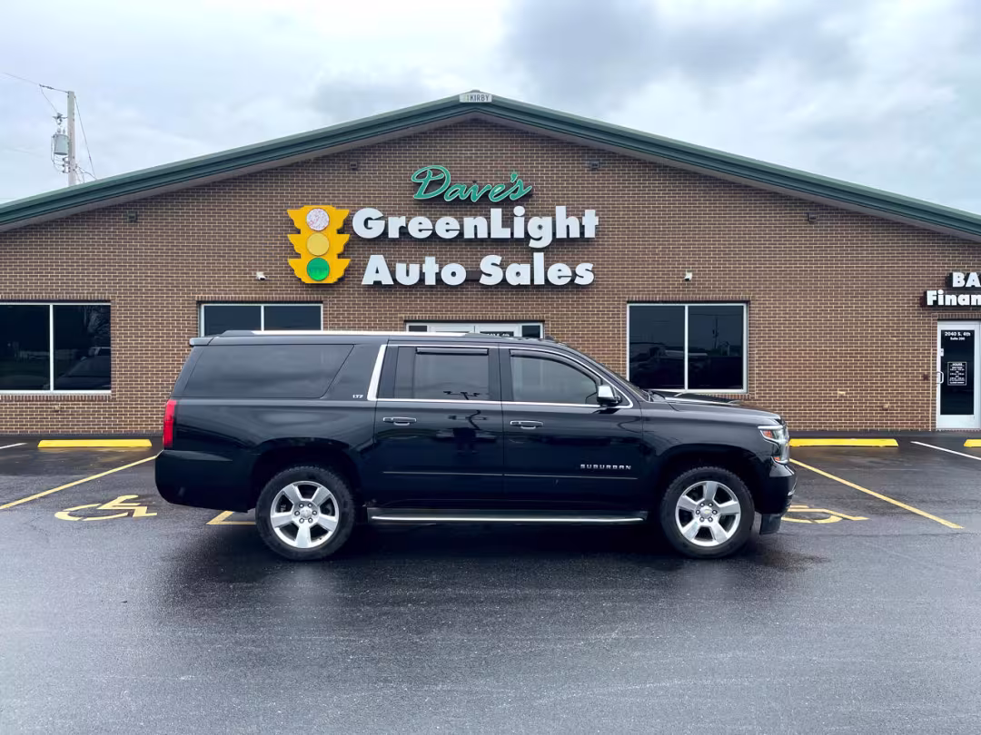 2016 Chevrolet Suburban - 1GNSKJKC8GR194337 - Image #1