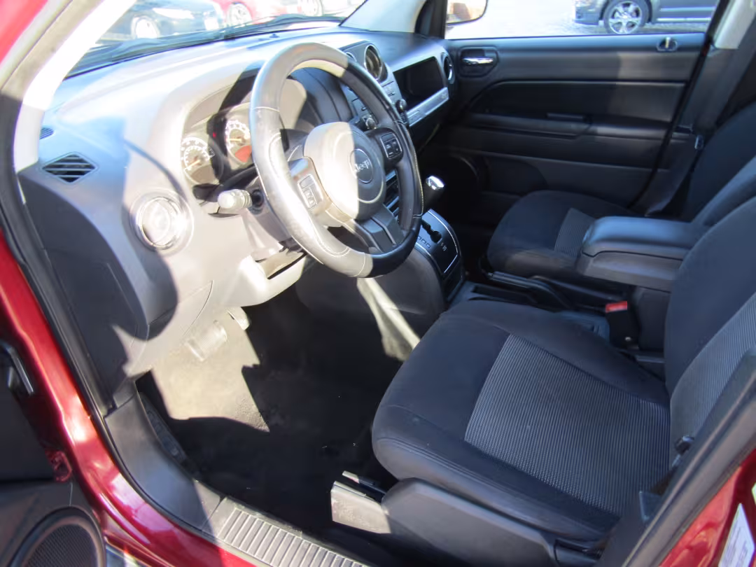 2016 Jeep Compass - 1C4NJCBA3GD621522 - Image #3