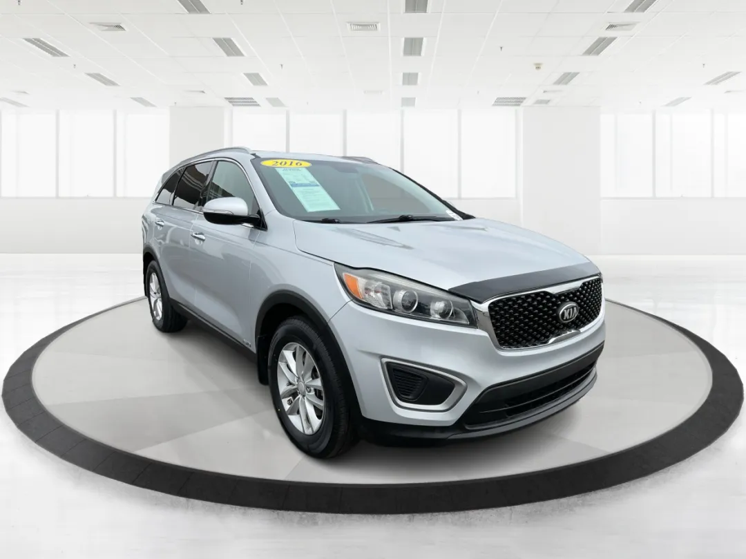 2016 Kia Sorento - 5XYPGDA39GG081272 - Image #1