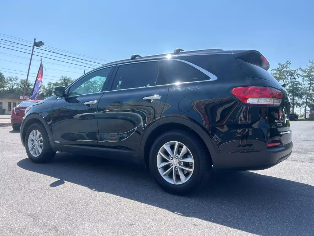 2016 Kia Sorento - 5XYPGDA3XGG110035 - Image #2
