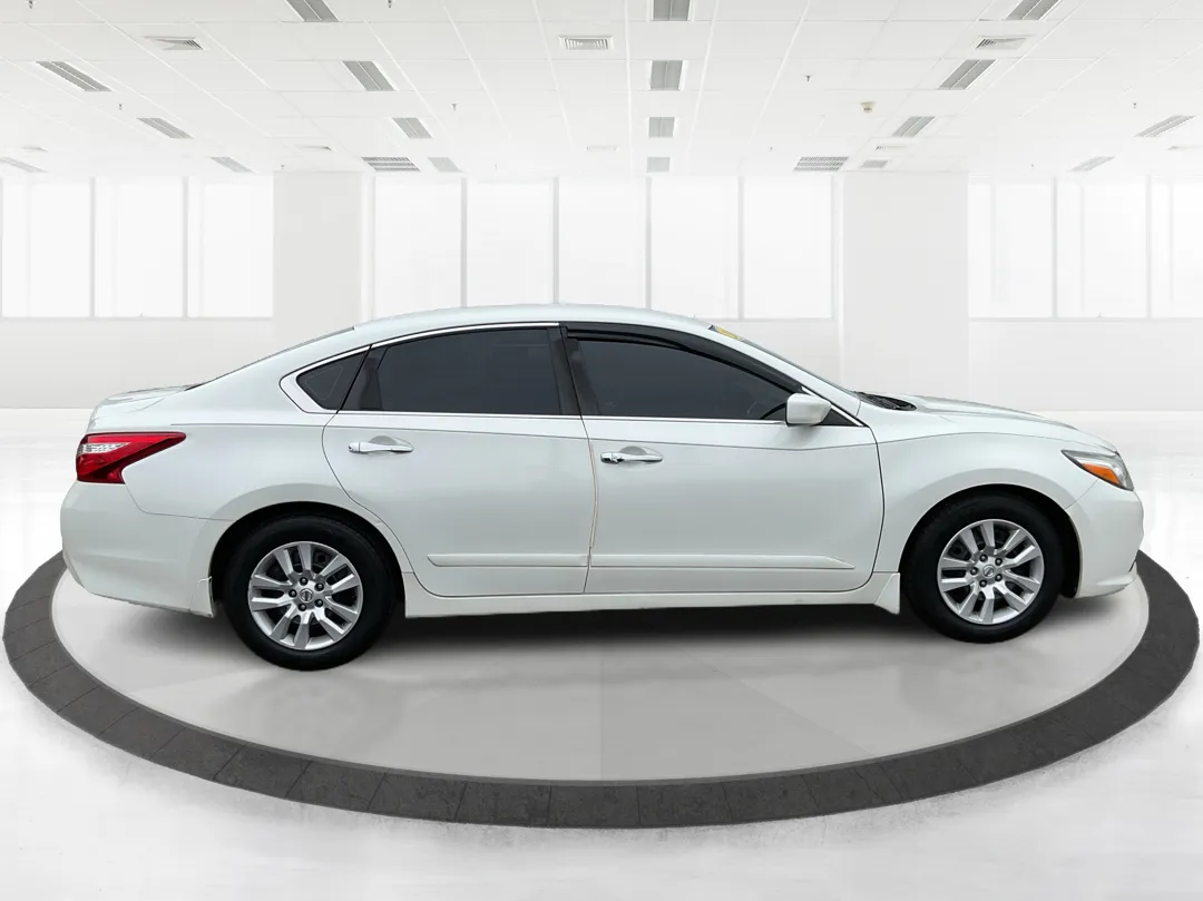 2016 Nissan Altima - 1N4AL3AP7GN388808 - Image #2