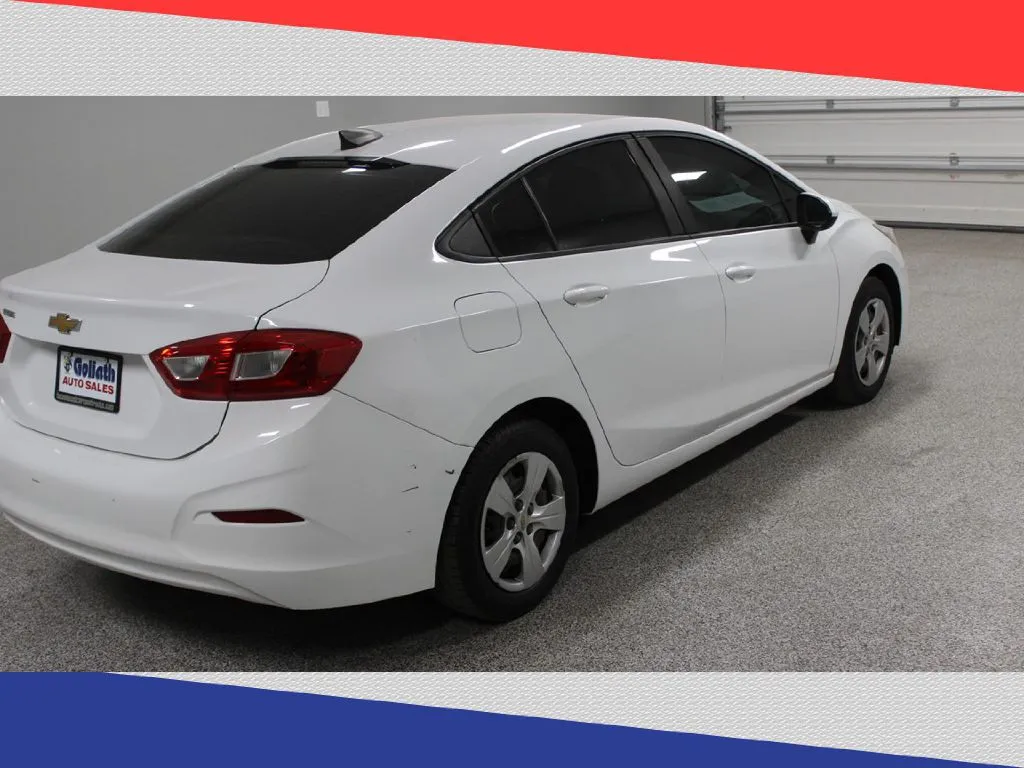 2017 Chevrolet Cruze - 1G1BC5SM0H7181724 - Image #3