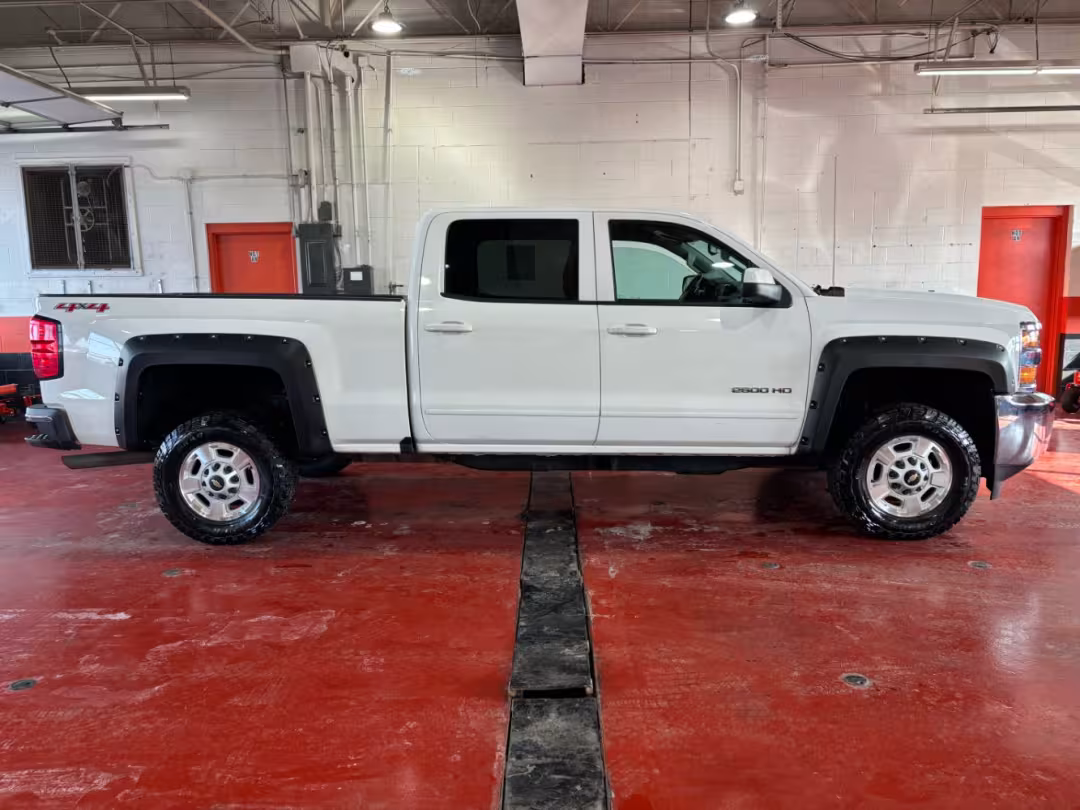 2017 Chevrolet Silverado 2500HD - 1GC1KVEG5HF217134 - Image #2